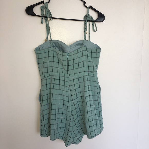 L’atiste romper green w/ stripes spaghetti straps - Picture 4 of 6